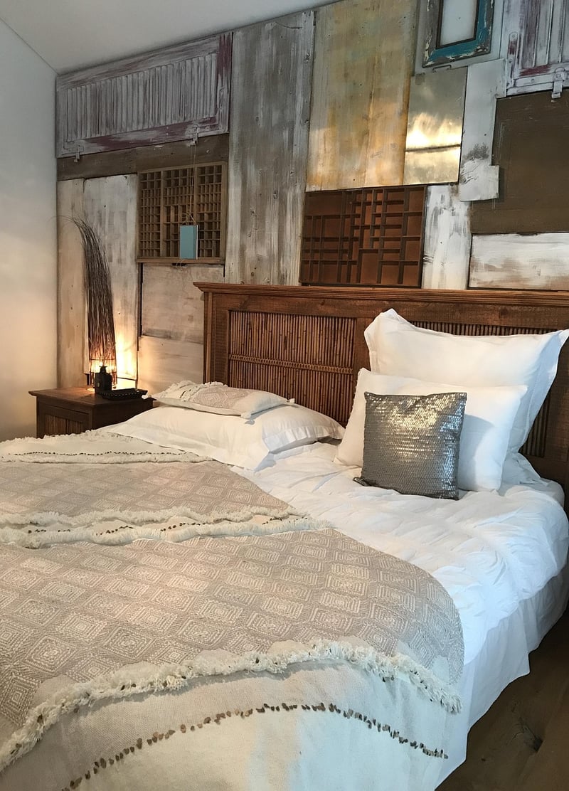 Vintage Chic Home Decoration